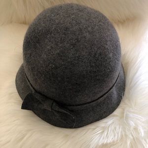 Cloche hat
